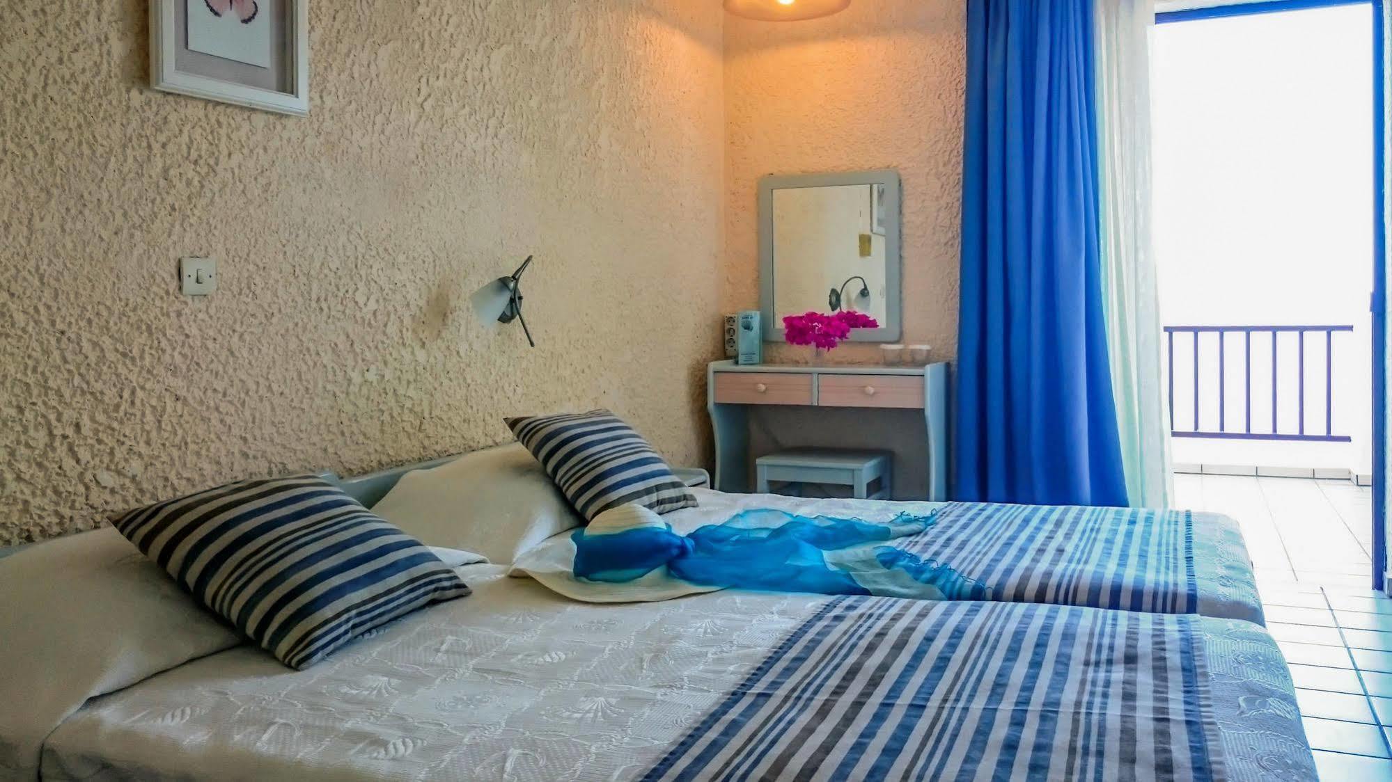 Cavos Bay Hotel & Studios Арменістіс Екстер'єр фото